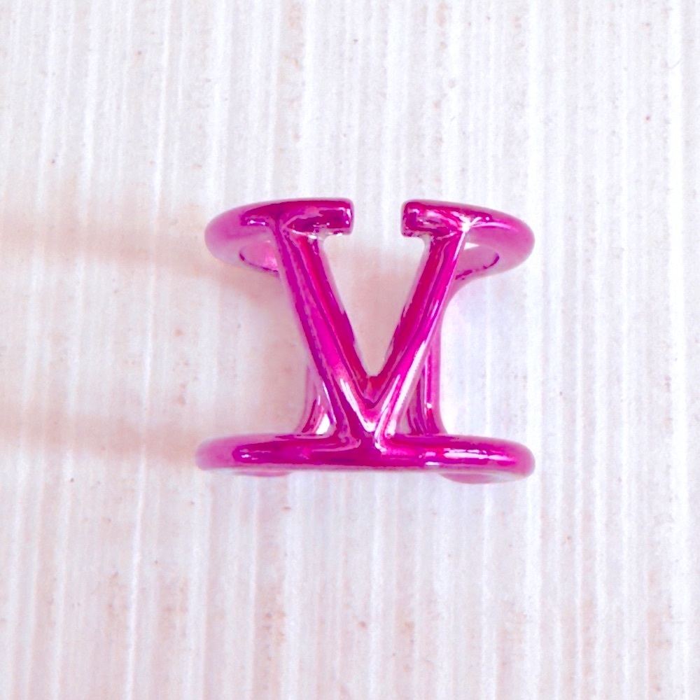 Valentino Garavani Pink Metallic V Logo Ring - Picture 4 of 9